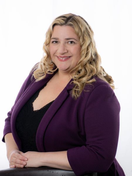 RHEANNE UNRYN